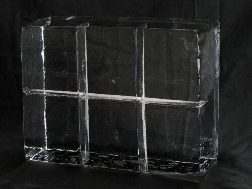 透明なブロックアイス
